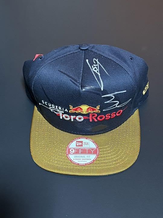 レッドブルキャップ　P・ガスリー&J・E・ベルニュ　直筆サイン入り Red Bull Racing リカルド直筆サイン入りキャップ F1ドライバー